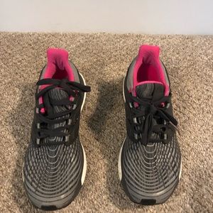 Ladies Adidas Tennis Shoes